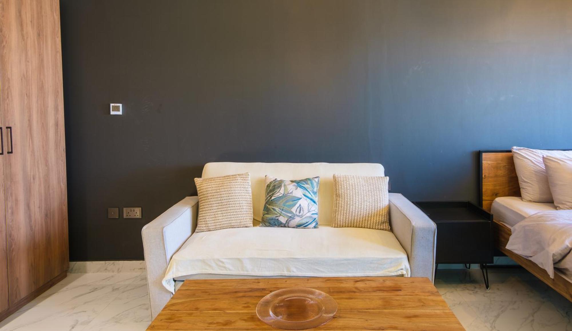Appartamento Industrial Chic Retreat Al Qurayyah Esterno foto